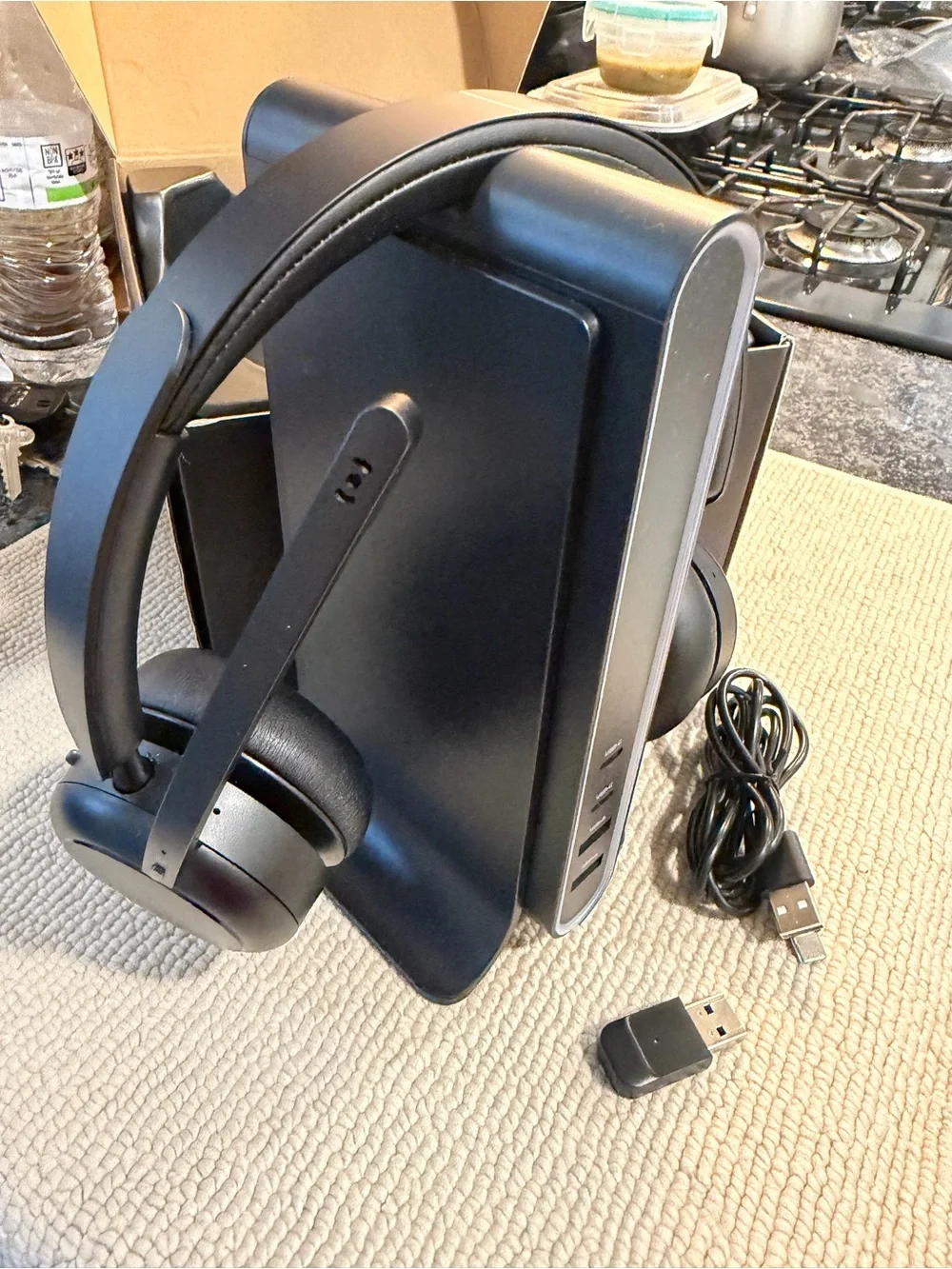 KH155M Wireless Stereo Headset with Charging Stand - Black with Blue Trim
